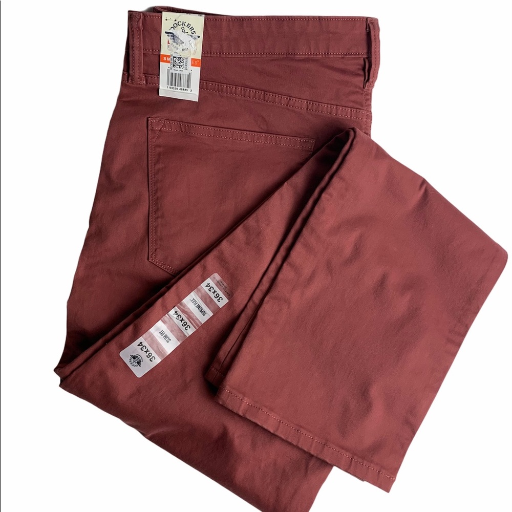 Men’s dockers khakis